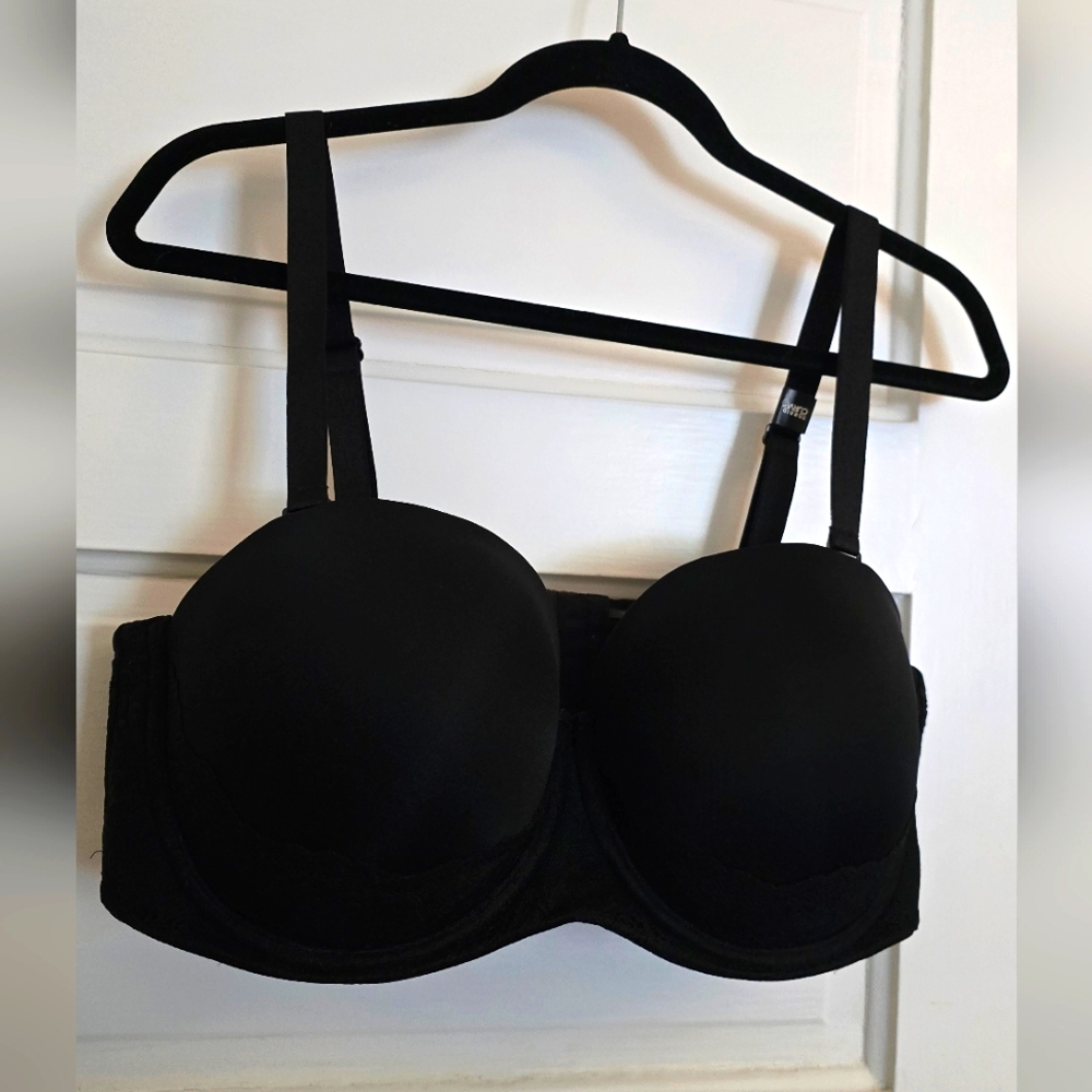 Torrid Black Strapless Convertible Bra 42DD NWOT